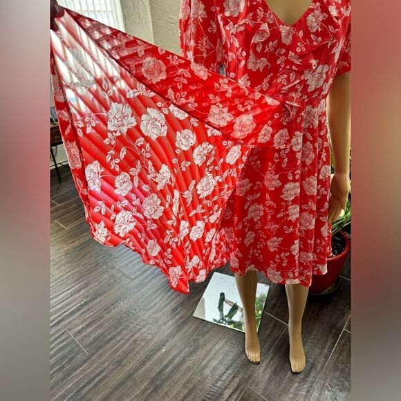 Lulu’s Ximena Coral Red Floral Print Ruffled Short Sleeve Mini Dress sz M EUC - Picture 7 of 16